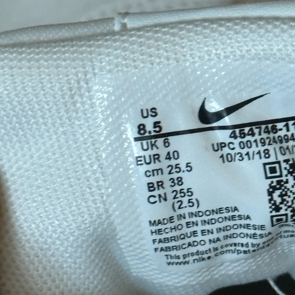 Nike Air Max Sneakers - Never Worn - Picture 5 of 5